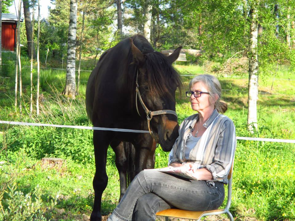 Bilde av Bibbi Winberg og hesten hennes
