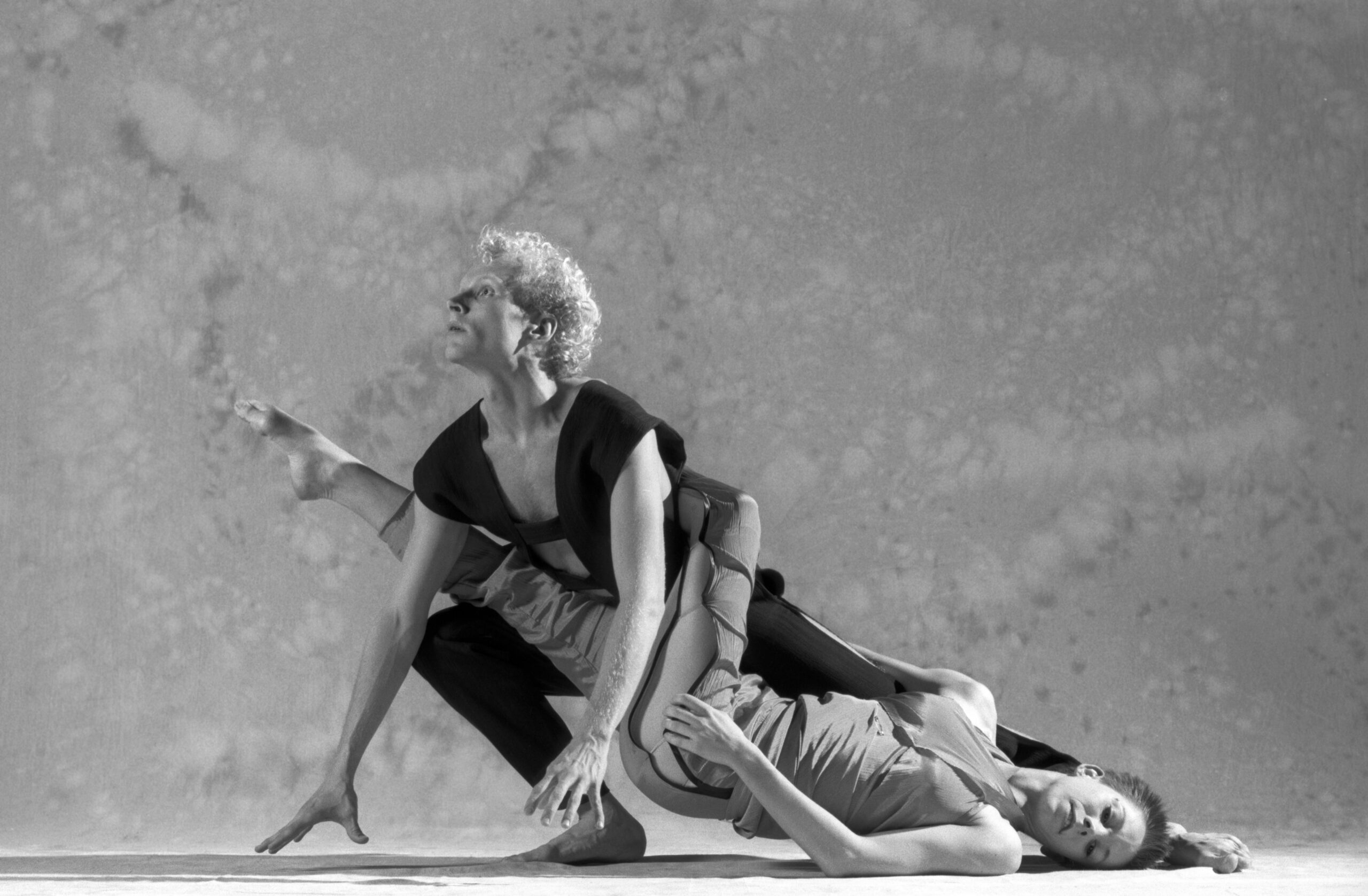 Øyvind Jørgensen og Cecilie Lindeman Steen i «Excludo» (1990 ) av Sølvi Edvardsen. Foto: Erik Berg.