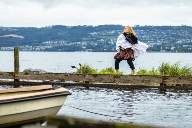 Astrid Groseth i "Livsværende IX". Foto: Jens Petter Larsen i Ferskvann Film.