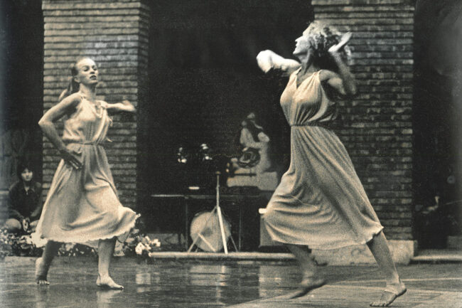 «Portretter» av Eleo Pomare/Collage Dansekompani (1979). På bildet, fv: Sølvi Edvardsen og Lise Eger.