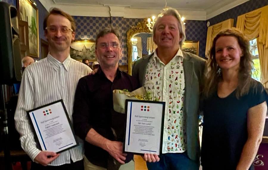 Fra venstre: Eivind Seljeset mottok prisen på vegne av Ingrid Haakstad, Jan Ivar Lund. Terje Tjøme Mossige og Kathrine Jacobsen fra styret i FFUK. Foto: Norske Dansekunstnere.