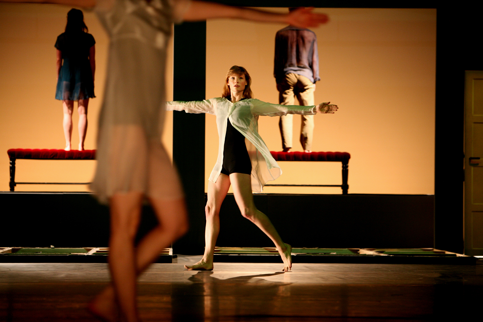 Ingun Bjørnsgaard mottok Dansekritikerprisen 2009/2010 for koreografien til «Largo». Forstillingen var et resultat av et samarbeid mellom Tanztheater Bremen og Tanzcompagnie Oldenburg. Foto: Frauke Scharf.
